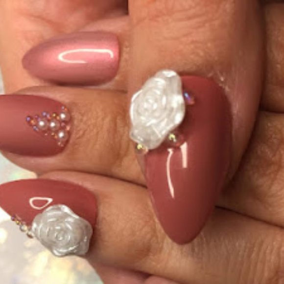 Pink/ Iridescent beads white Rose press on nails - Picture 1 of 2